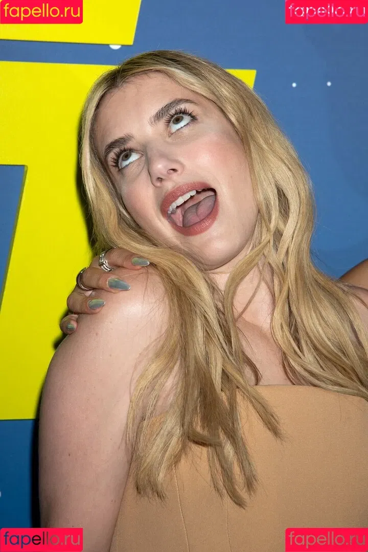 Emma Roberts / emmalee1996 / emmaroberts Onlyfans Photo Gallery 