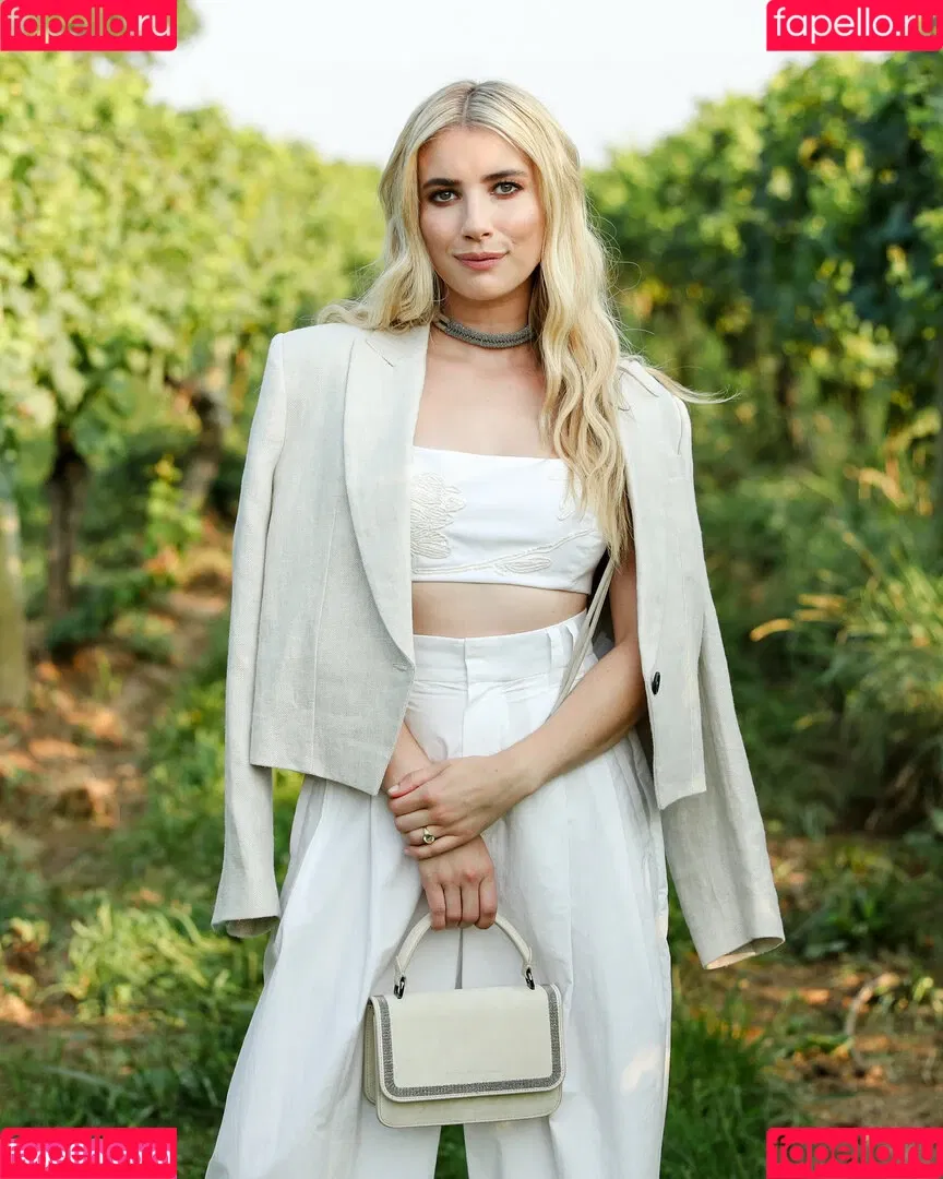 Emma Roberts / emmalee1996 / emmaroberts Onlyfans Photo Gallery 