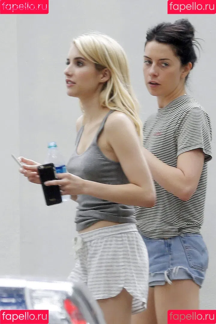 Emma Roberts / emmalee1996 / emmaroberts Onlyfans Photo Gallery 