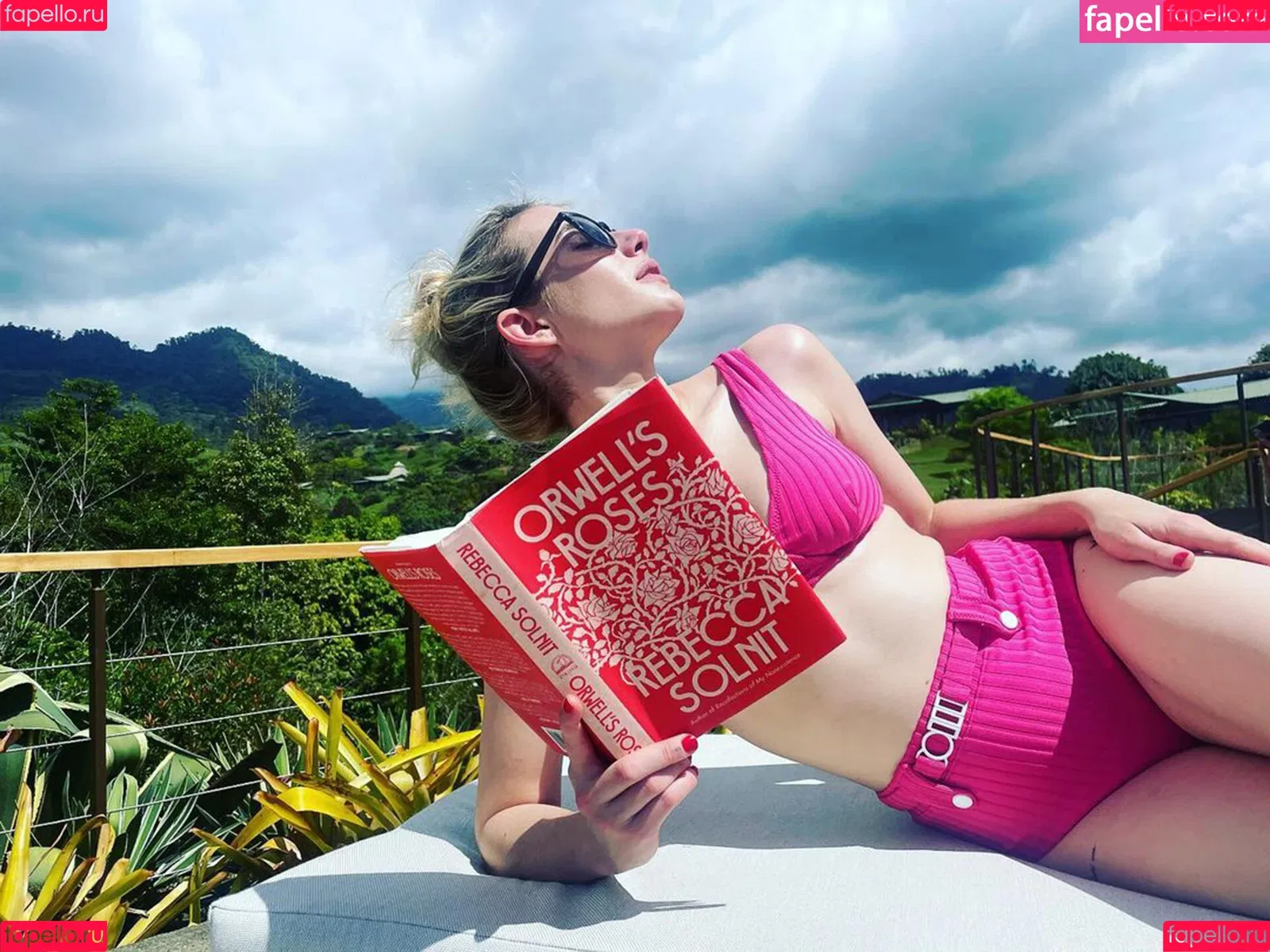 Emma Roberts / emmalee1996 / emmaroberts Onlyfans Photo Gallery 