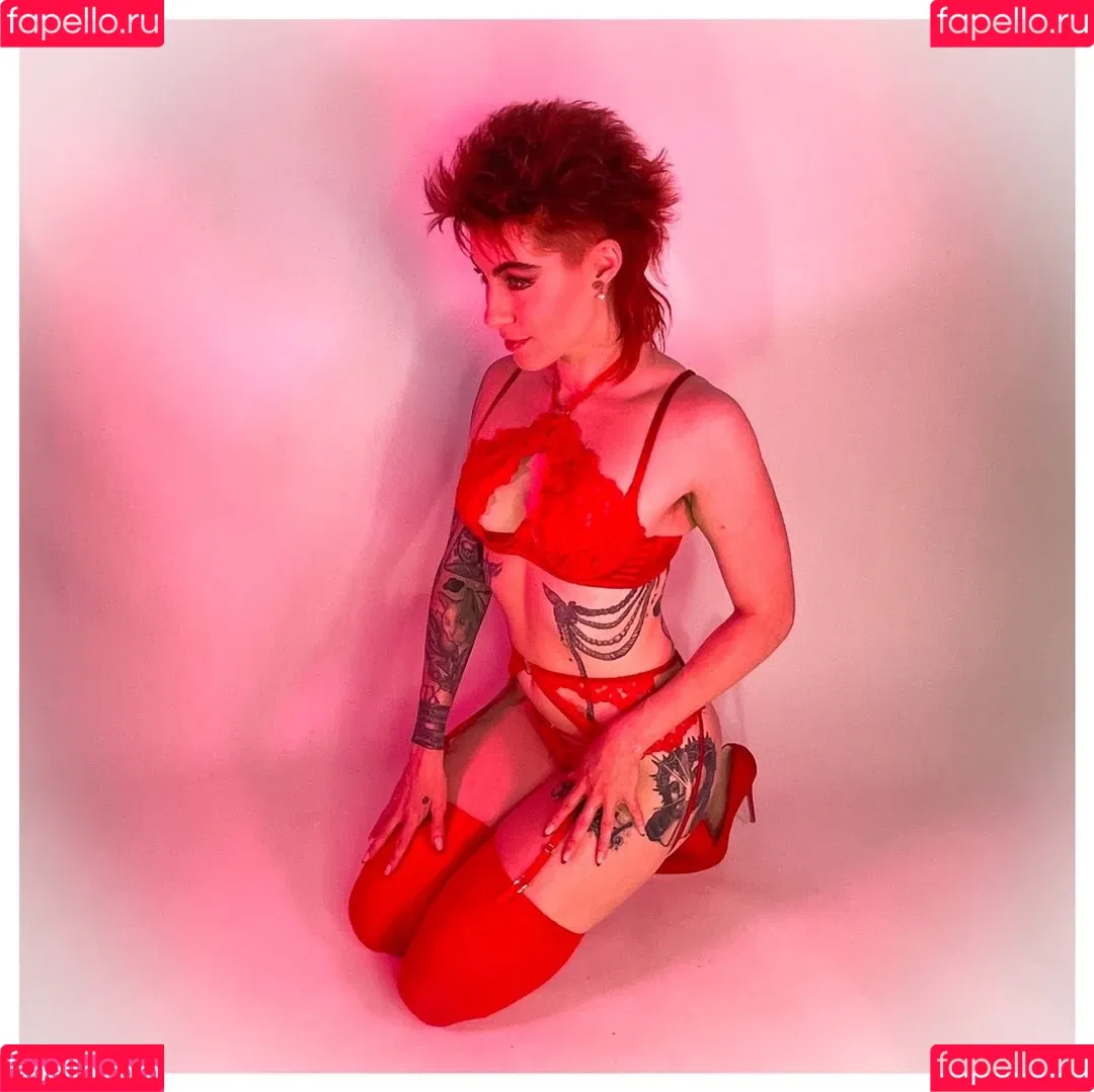 CBG19 / Comic Book Girl 19 / DanikaXIX Onlyfans Photo Gallery 