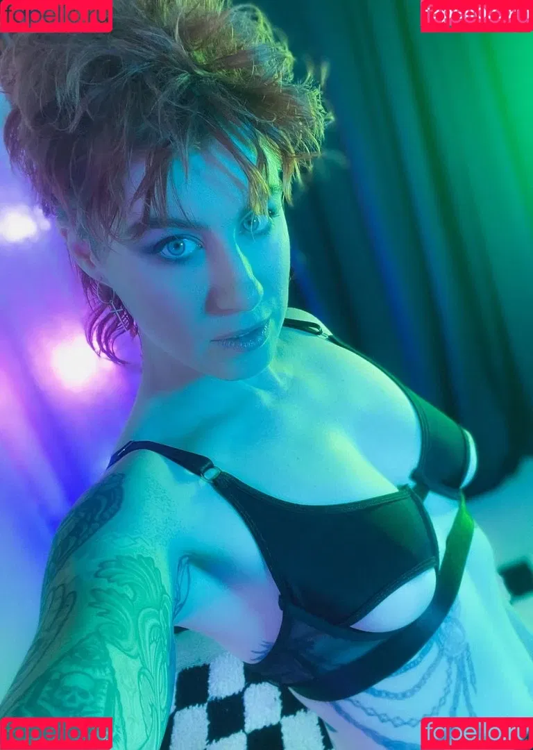 CBG19 / Comic Book Girl 19 / DanikaXIX Onlyfans Photo Gallery 