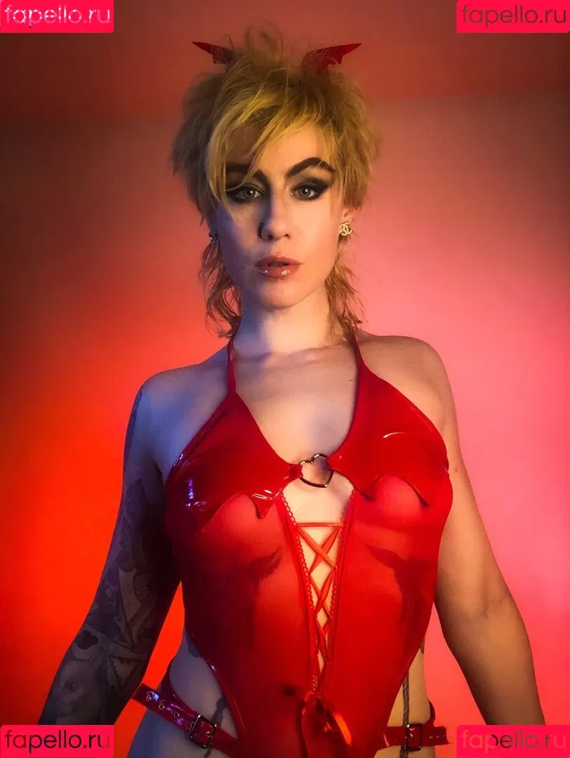 CBG19 / Comic Book Girl 19 / DanikaXIX Onlyfans Photo Gallery 