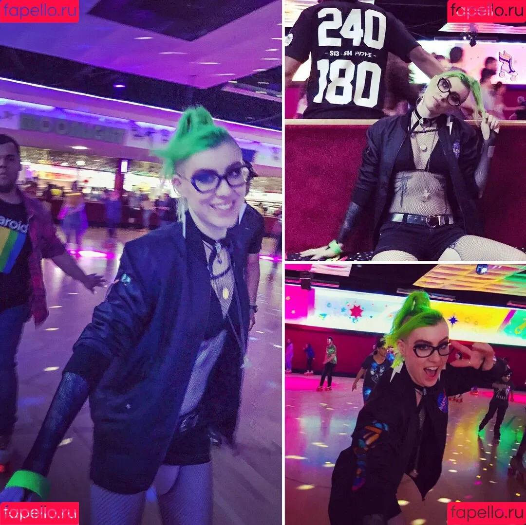 CBG19 / Comic Book Girl 19 / DanikaXIX Onlyfans Photo Gallery 
