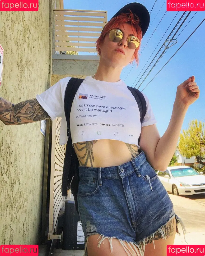 CBG19 / Comic Book Girl 19 / DanikaXIX Onlyfans Photo Gallery 