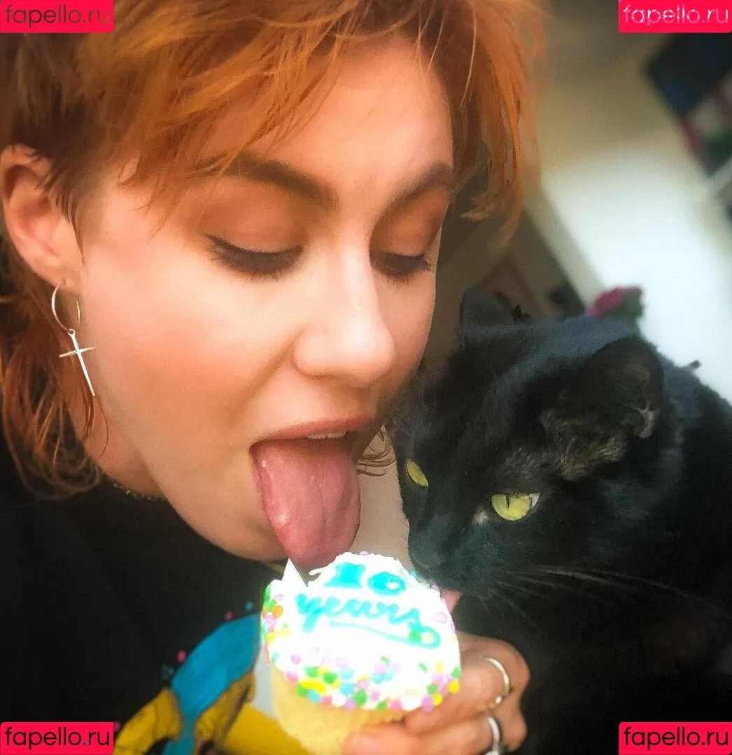 CBG19 / Comic Book Girl 19 / DanikaXIX Onlyfans Photo Gallery 