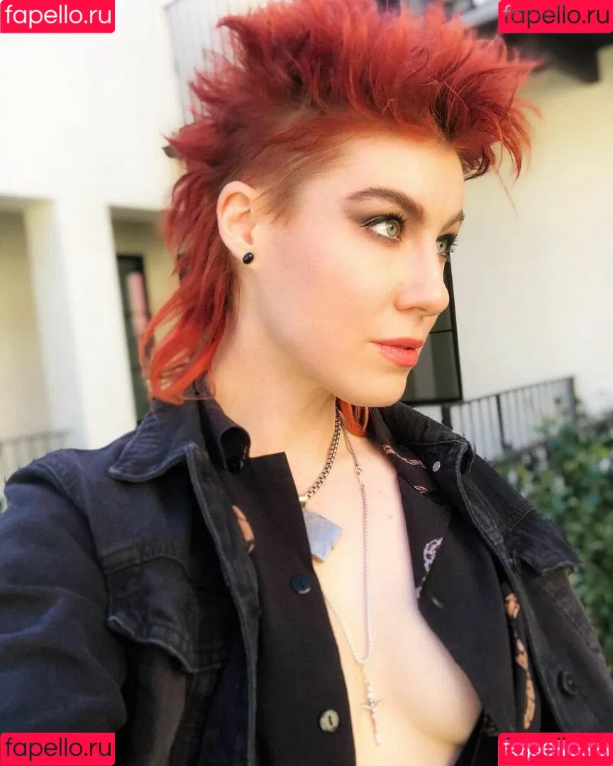 CBG19 / Comic Book Girl 19 / DanikaXIX Onlyfans Photo Gallery 