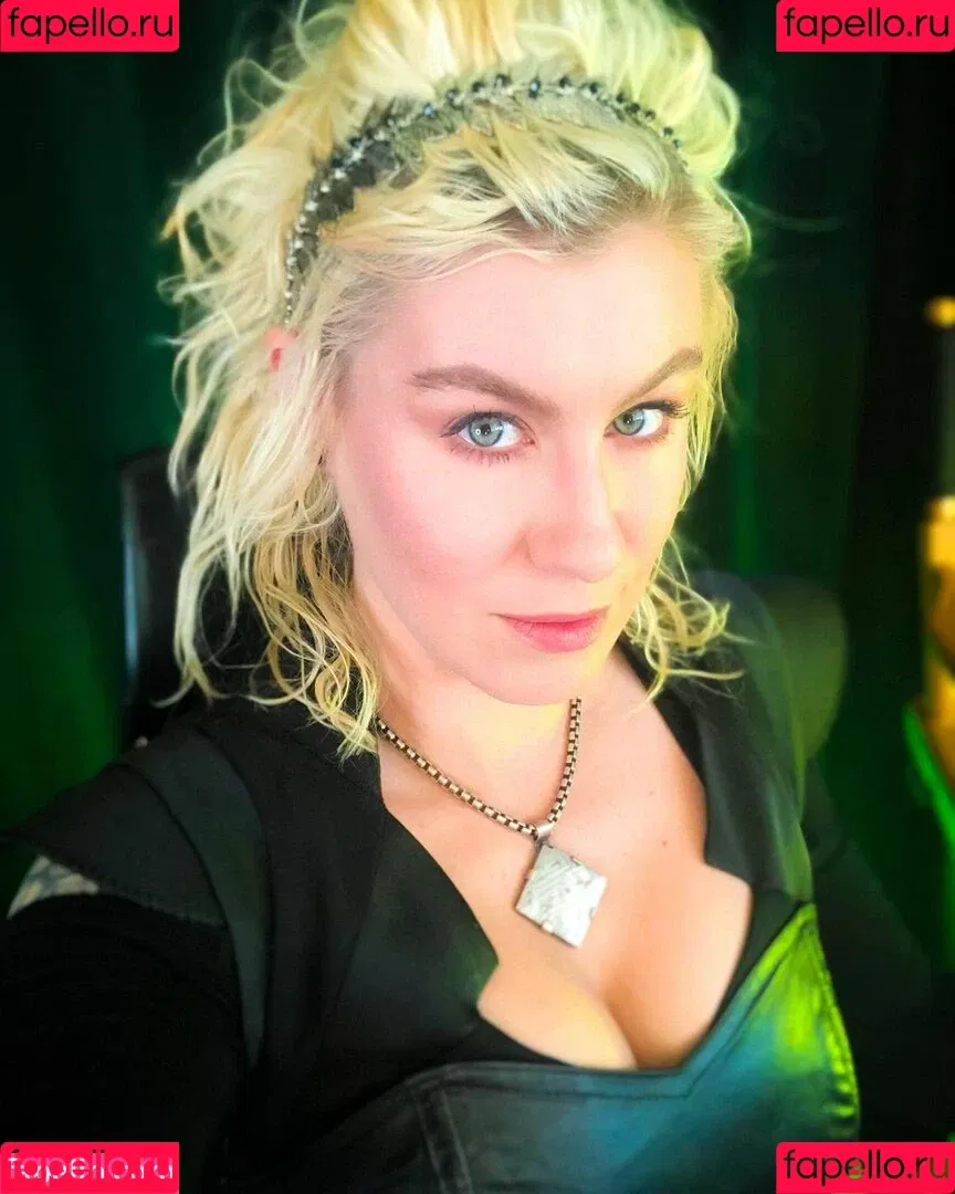 CBG19 / Comic Book Girl 19 / DanikaXIX Onlyfans Photo Gallery 