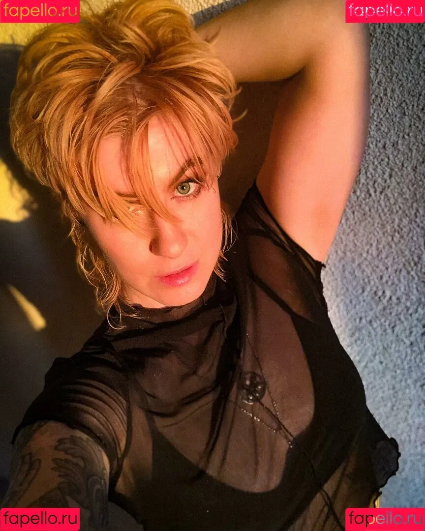 CBG19 / Comic Book Girl 19 / DanikaXIX Onlyfans Photo Gallery 