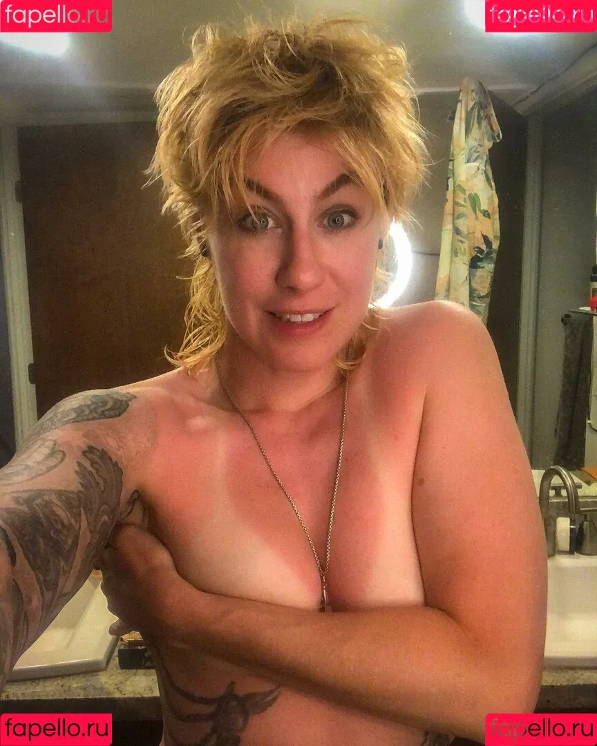 CBG19 / Comic Book Girl 19 / DanikaXIX Onlyfans Photo Gallery 