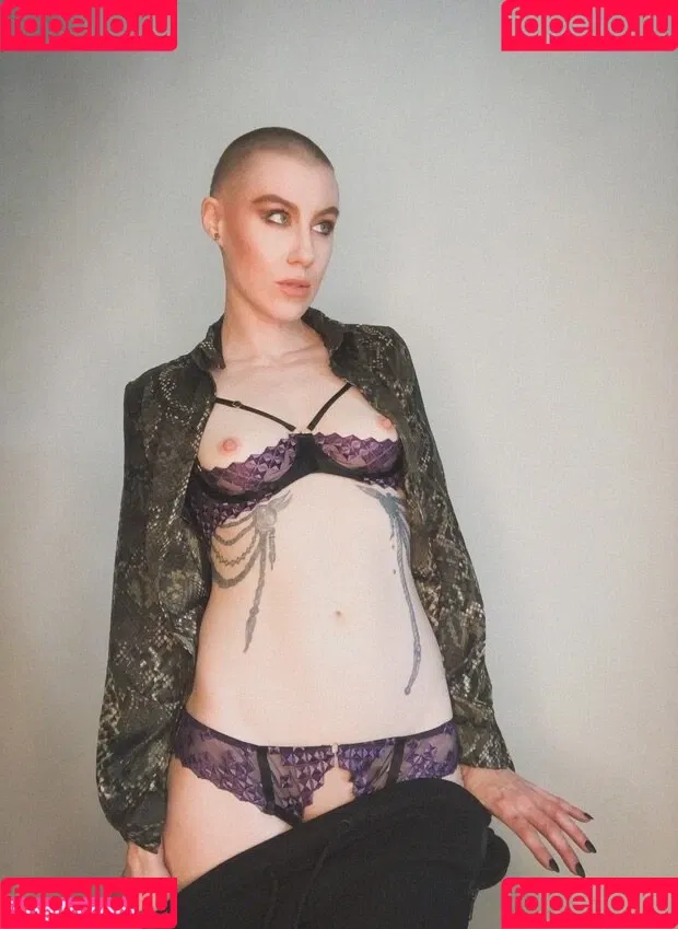 CBG19 / Comic Book Girl 19 / DanikaXIX Onlyfans Photo Gallery 