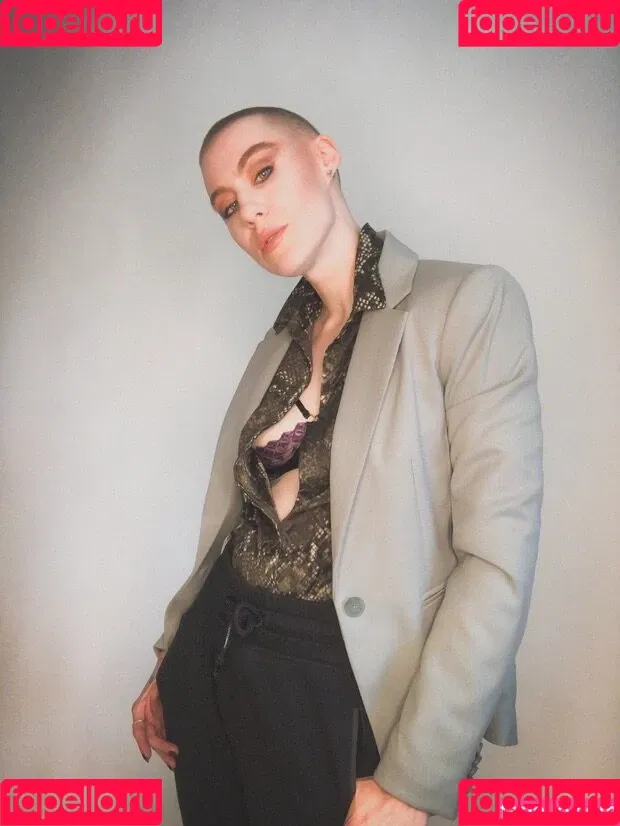 CBG19 / Comic Book Girl 19 / DanikaXIX Onlyfans Photo Gallery 