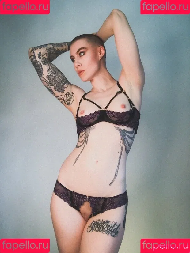 CBG19 / Comic Book Girl 19 / DanikaXIX Onlyfans Photo Gallery 