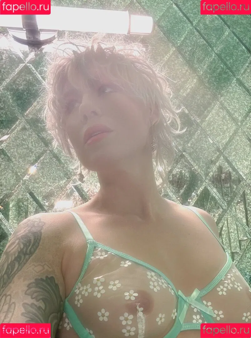 CBG19 / Comic Book Girl 19 / DanikaXIX Onlyfans Photo Gallery 