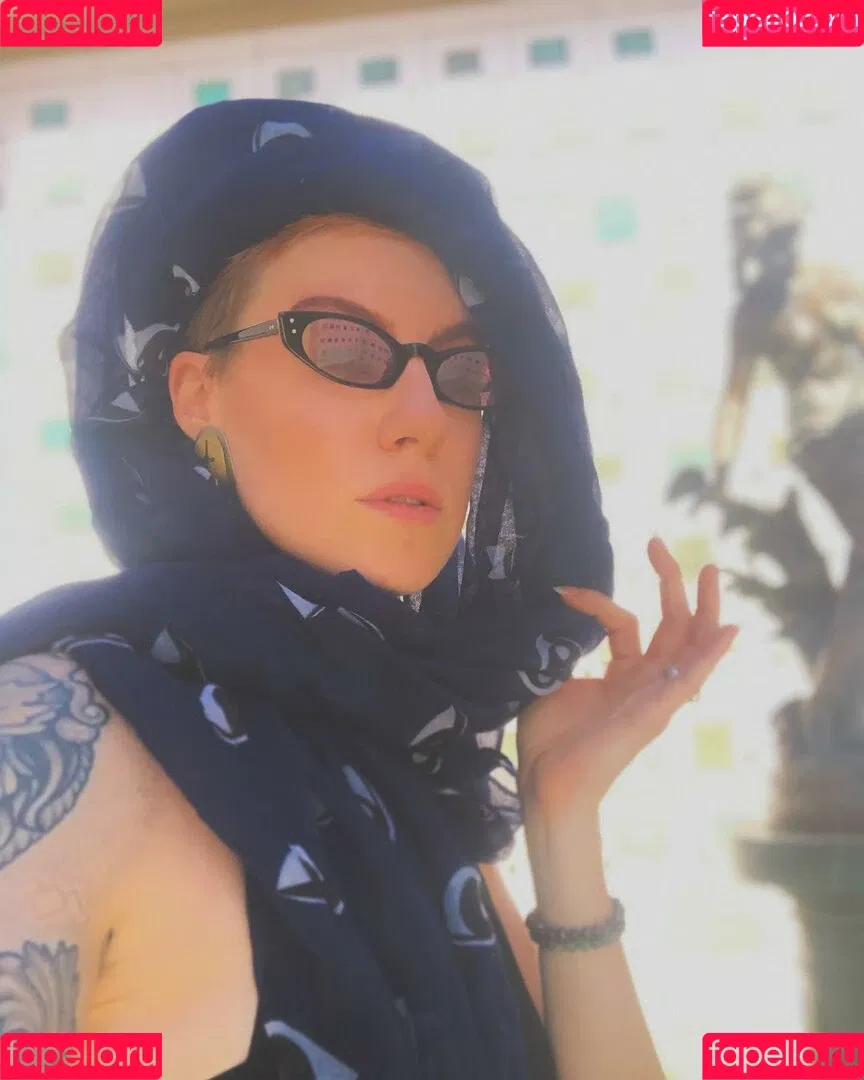 CBG19 / Comic Book Girl 19 / DanikaXIX Onlyfans Photo Gallery 
