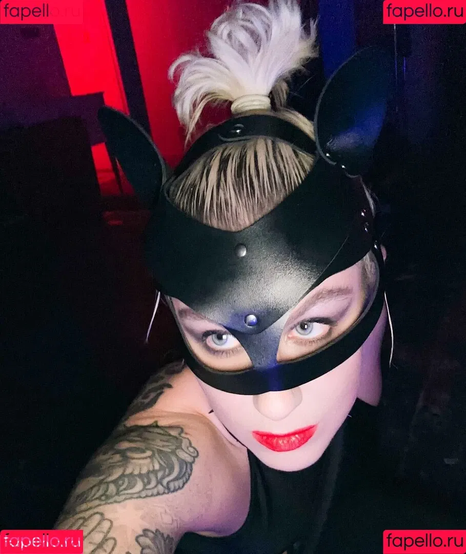 CBG19 / Comic Book Girl 19 / DanikaXIX Onlyfans Photo Gallery 