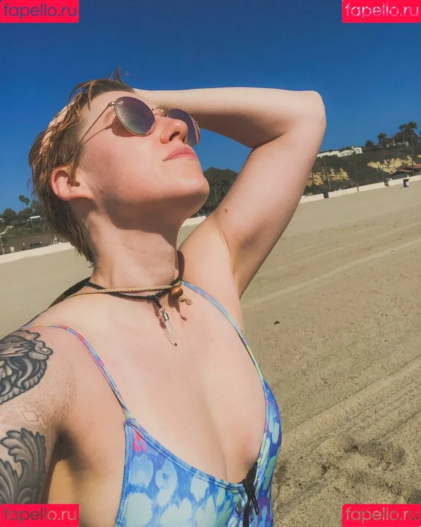 CBG19 / Comic Book Girl 19 / DanikaXIX Onlyfans Photo Gallery 