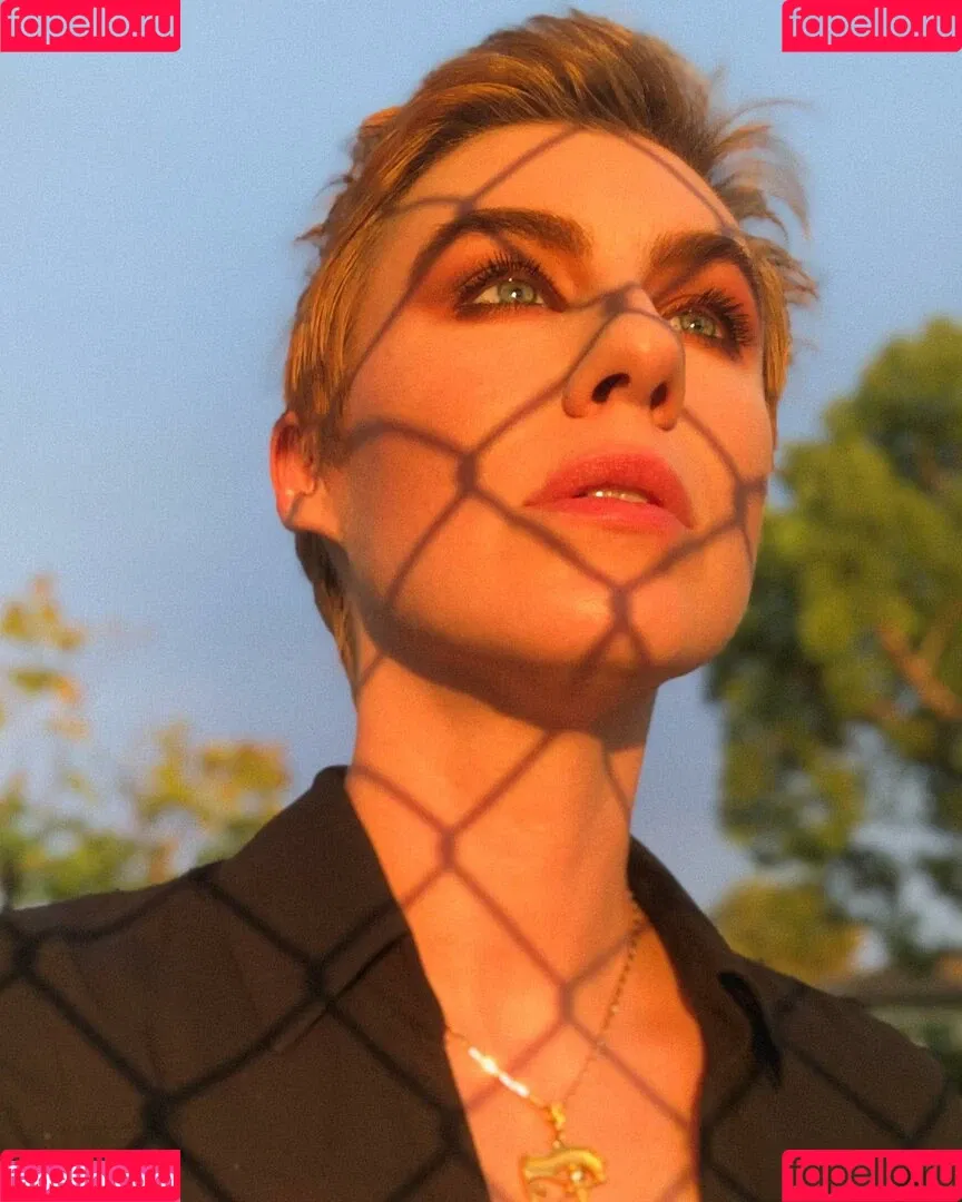 CBG19 / Comic Book Girl 19 / DanikaXIX Onlyfans Photo Gallery 