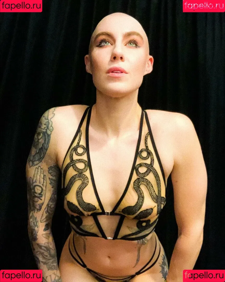 CBG19 / Comic Book Girl 19 / DanikaXIX Onlyfans Photo Gallery 