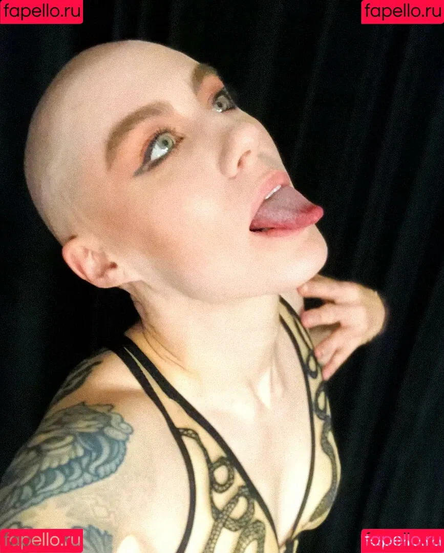 CBG19 / Comic Book Girl 19 / DanikaXIX Onlyfans Photo Gallery 