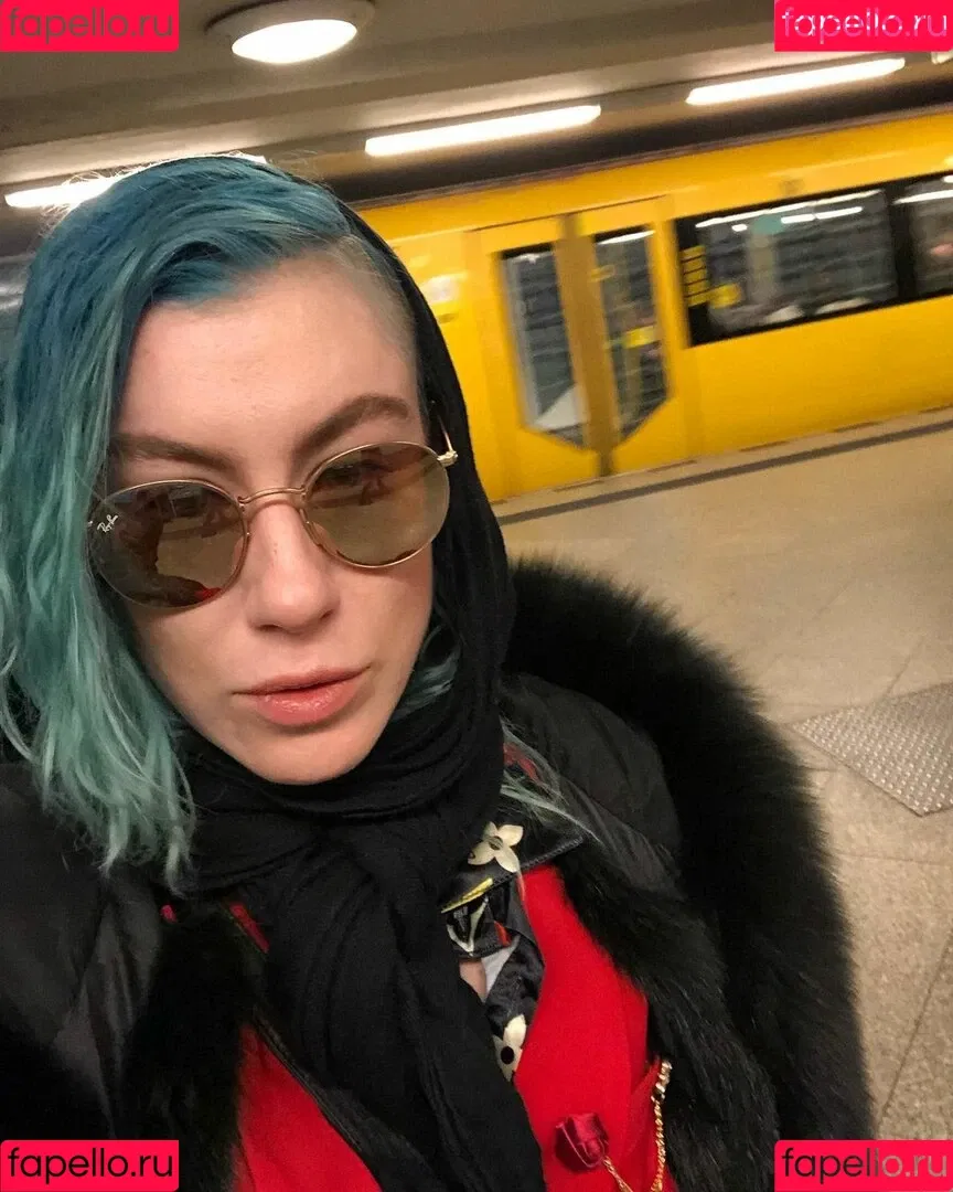 CBG19 / Comic Book Girl 19 / DanikaXIX Onlyfans Photo Gallery 