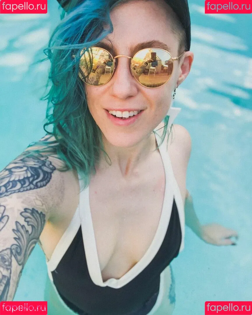 CBG19 / Comic Book Girl 19 / DanikaXIX Onlyfans Photo Gallery 