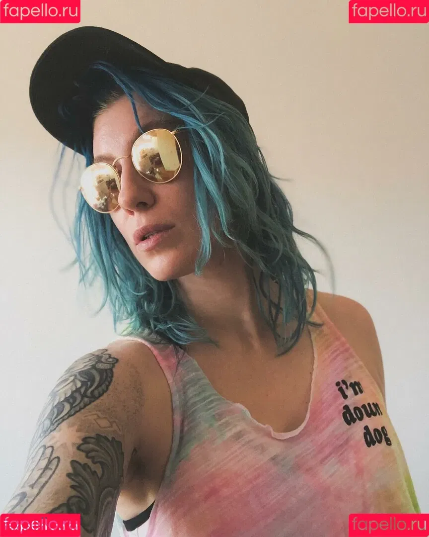 CBG19 / Comic Book Girl 19 / DanikaXIX Onlyfans Photo Gallery 