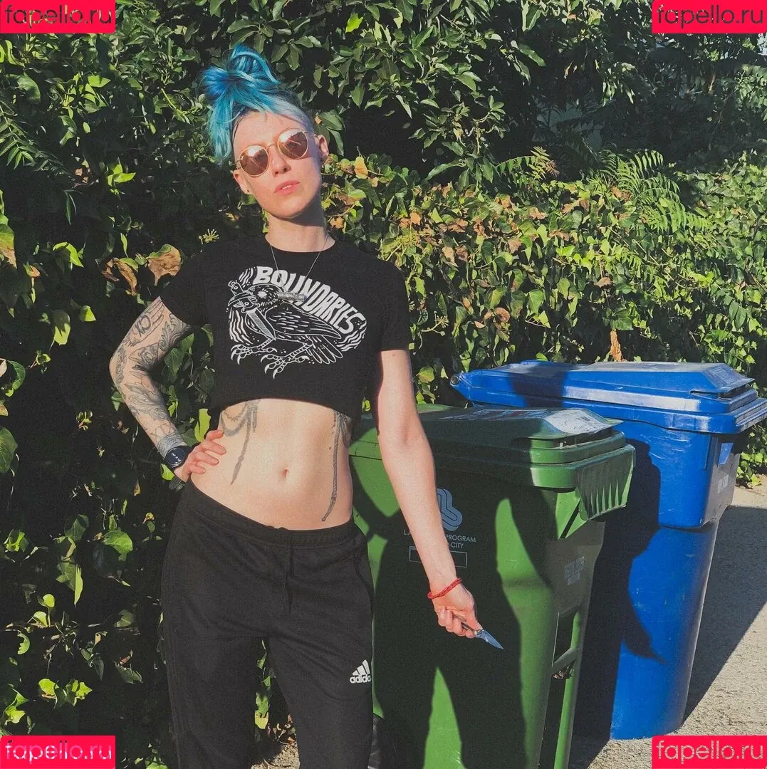 CBG19 / Comic Book Girl 19 / DanikaXIX Onlyfans Photo Gallery 