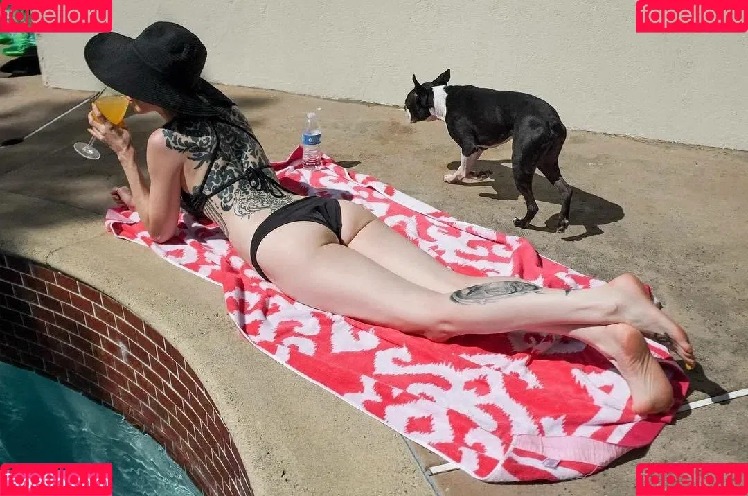 CBG19 / Comic Book Girl 19 / DanikaXIX Onlyfans Photo Gallery 