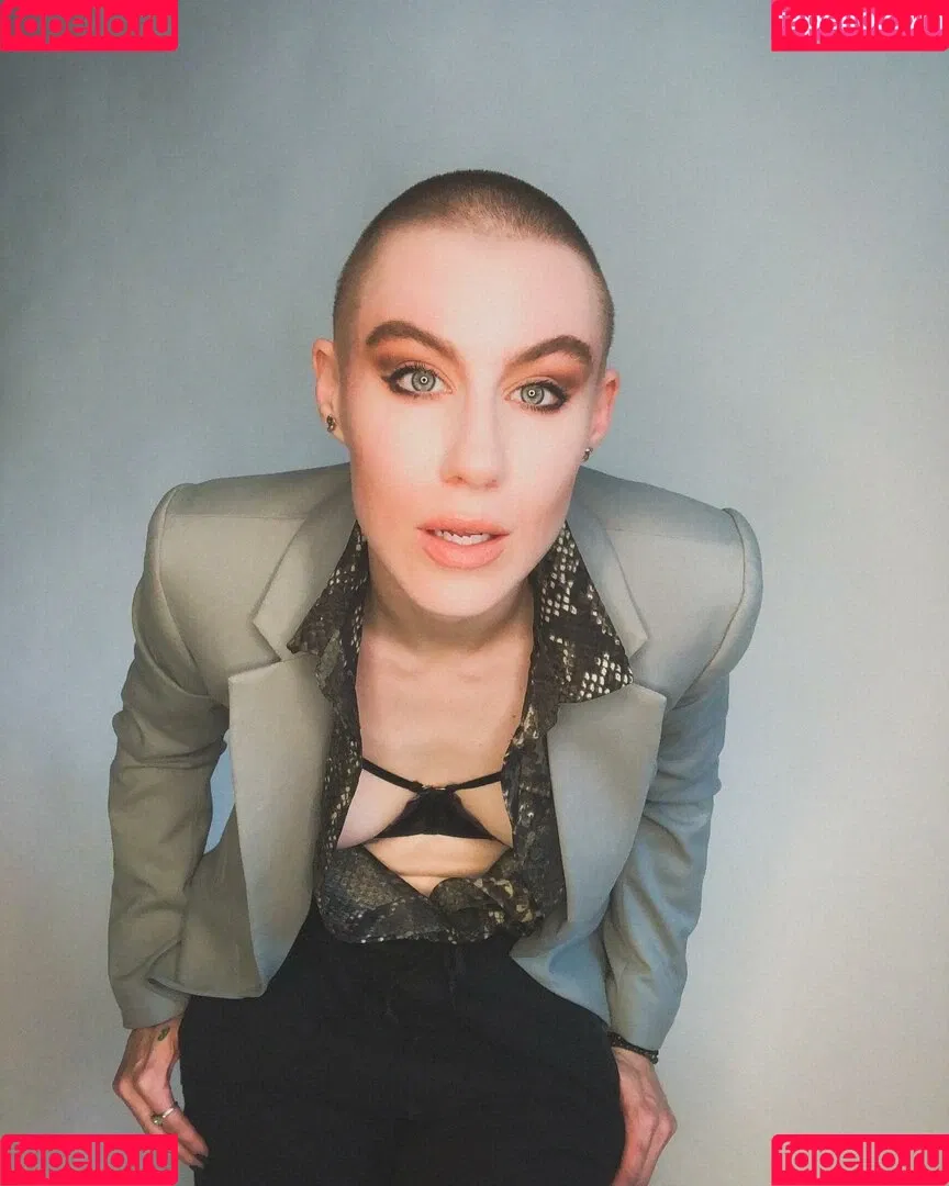 CBG19 / Comic Book Girl 19 / DanikaXIX Onlyfans Photo Gallery 