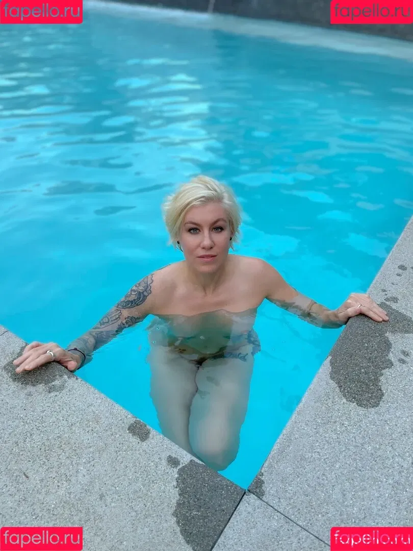 CBG19 / Comic Book Girl 19 / DanikaXIX Onlyfans Photo Gallery 