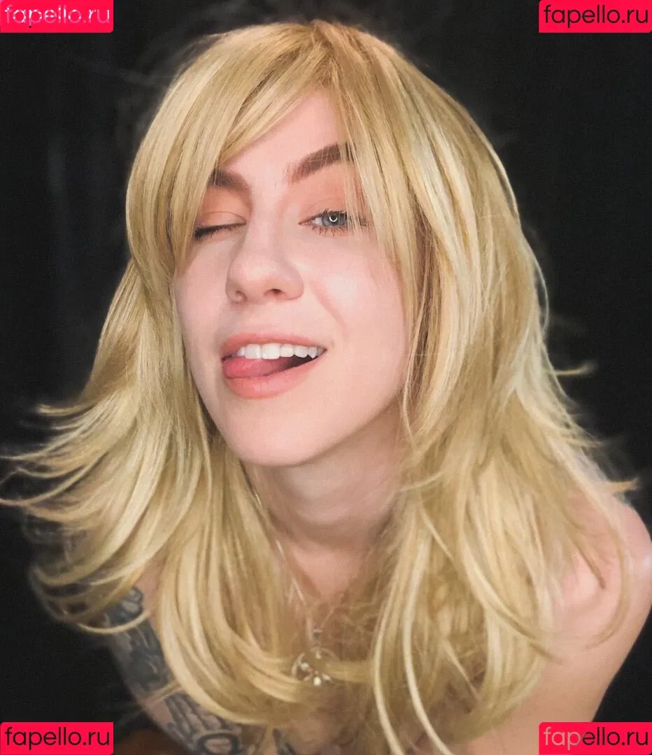 CBG19 / Comic Book Girl 19 / DanikaXIX Onlyfans Photo Gallery 