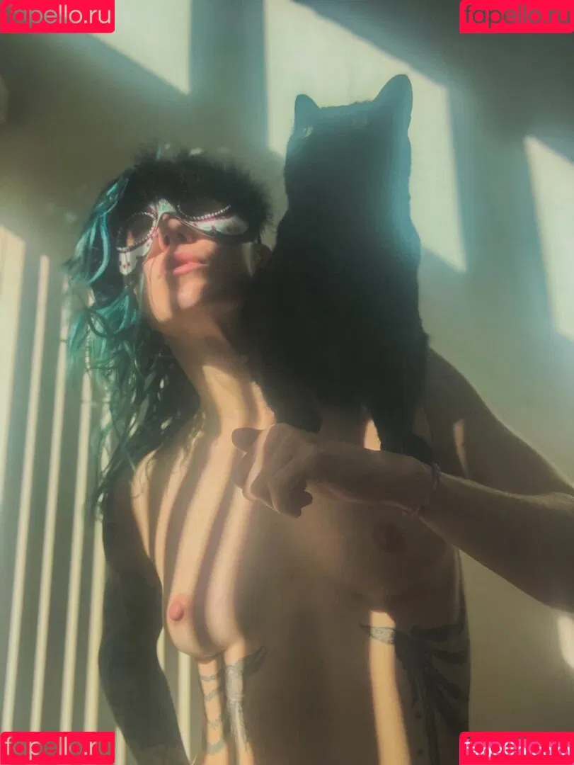 CBG19 / Comic Book Girl 19 / DanikaXIX Onlyfans Photo Gallery 