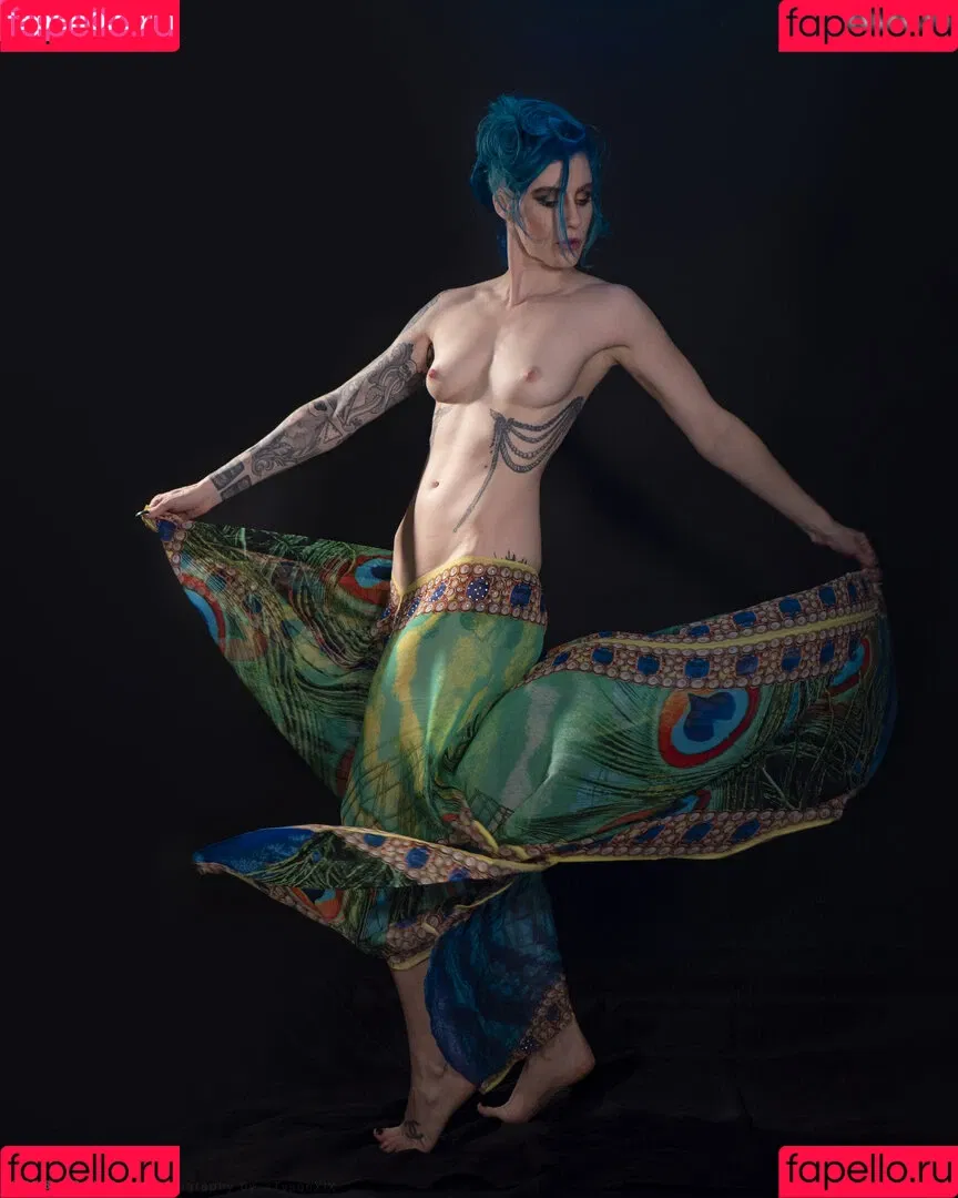 CBG19 / Comic Book Girl 19 / DanikaXIX Onlyfans Photo Gallery 