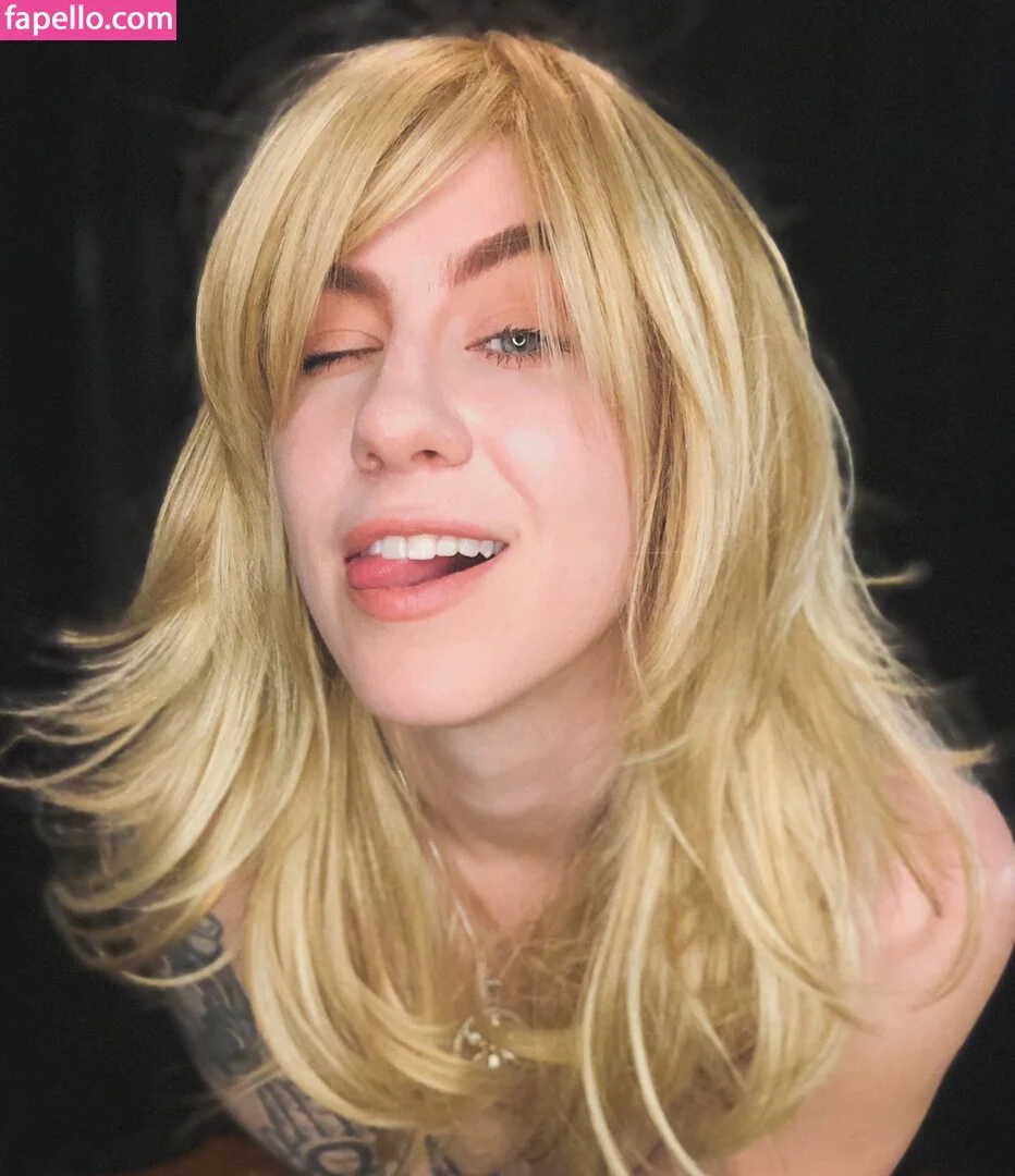 CBG19 / Comic Book Girl 19 / DanikaXIX Onlyfans Photo Gallery 