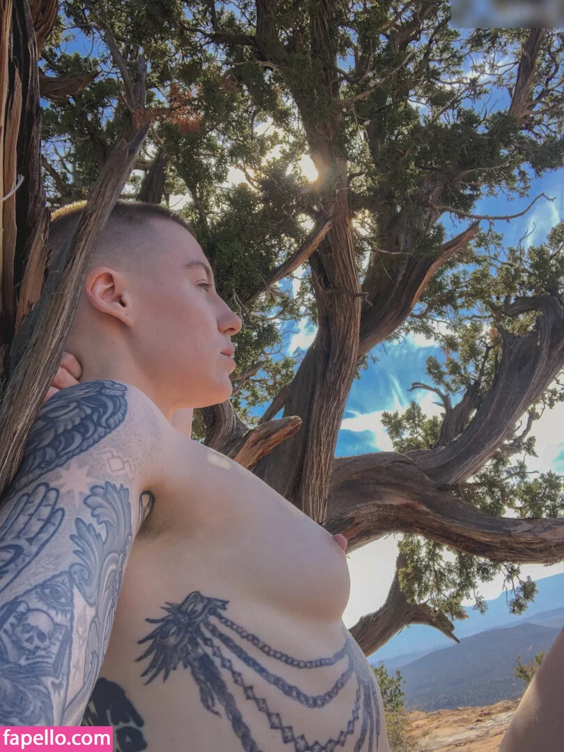 CBG19 / Comic Book Girl 19 / DanikaXIX Onlyfans Photo Gallery 