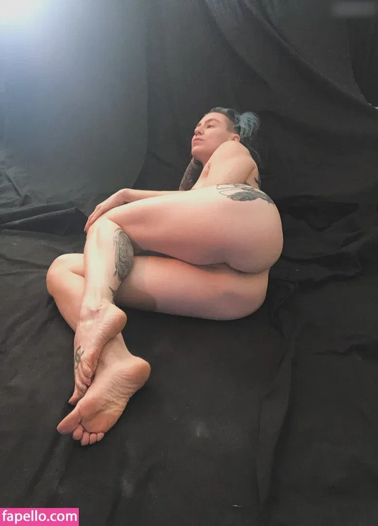 CBG19 / Comic Book Girl 19 / DanikaXIX Onlyfans Photo Gallery 