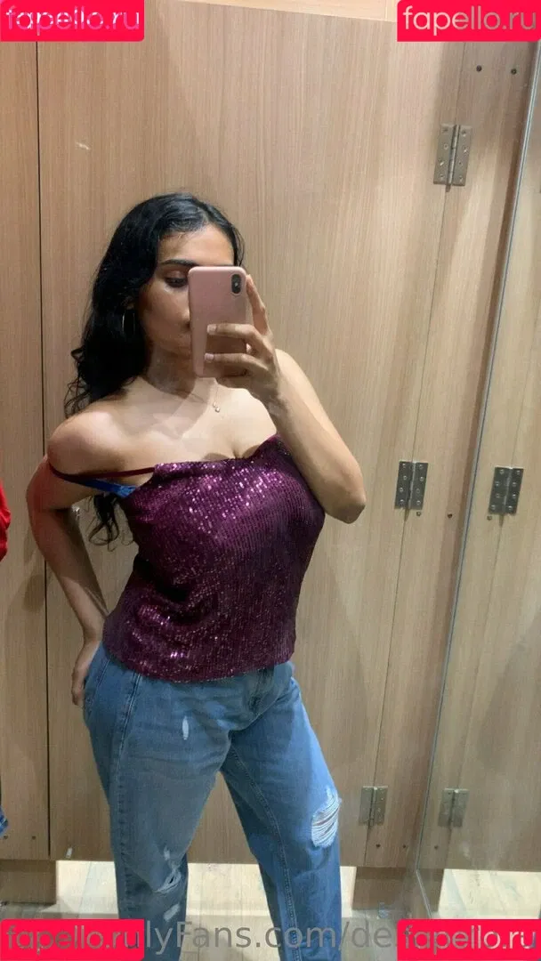 Desi Aurora / desi_auroraa / desiaurora / https: Onlyfans Photo Gallery 