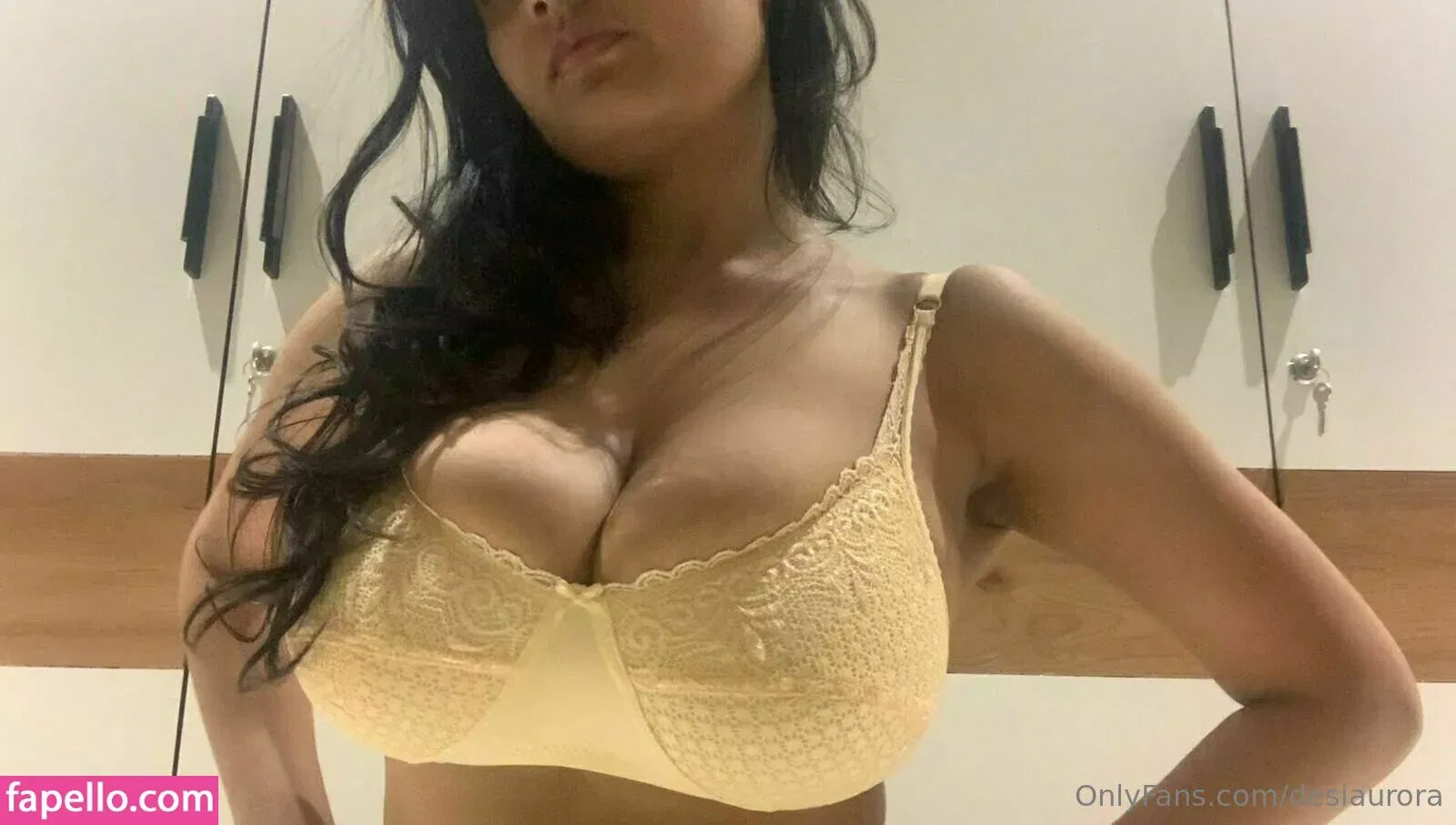 Desi Aurora / desi_auroraa / desiaurora / https: Onlyfans Photo Gallery 