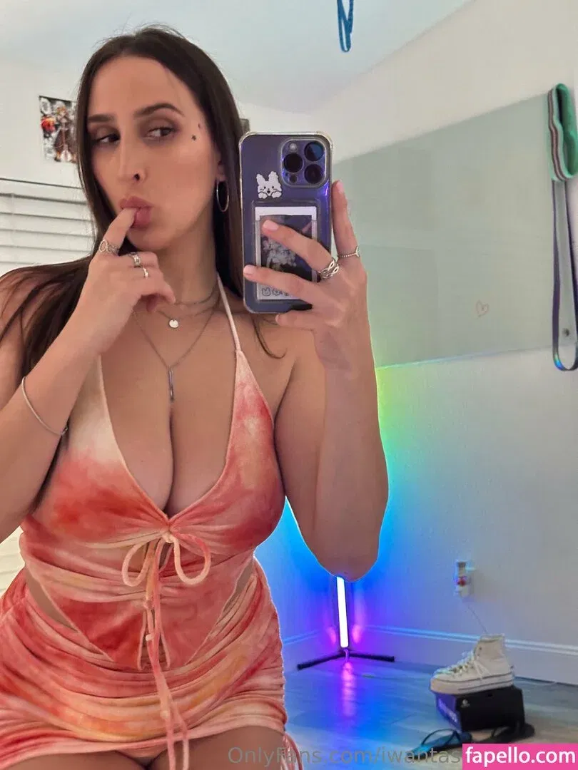 ashleyashwey / iwantashleyadams Onlyfans Photo Gallery 