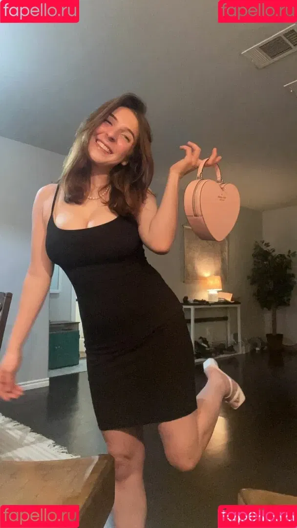 Megan Bitchell / MeganBitchell / lucyskyes / megan.bitchell / megbitchell Onlyfans Photo Gallery 