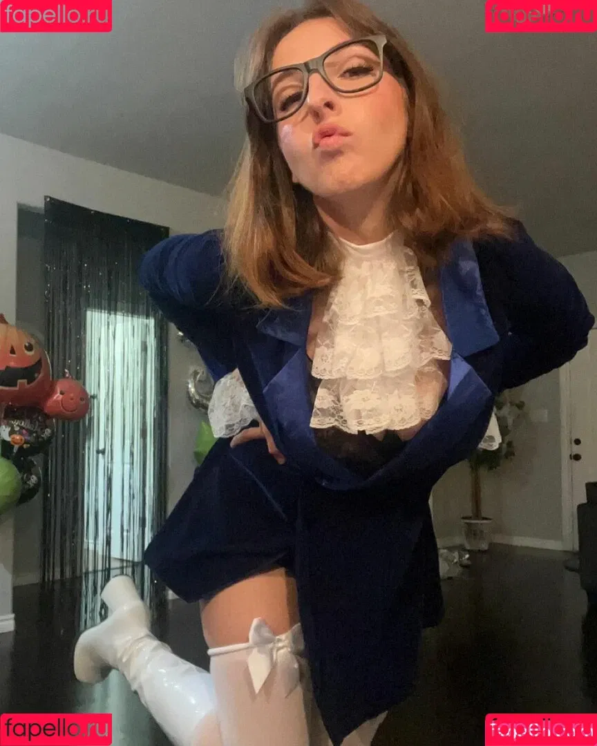 Megan Bitchell / MeganBitchell / lucyskyes / megan.bitchell / megbitchell Onlyfans Photo Gallery 