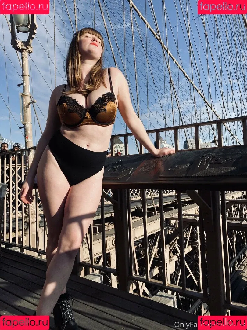 loisplz / lomeinnoodles19 Onlyfans Photo Gallery 
