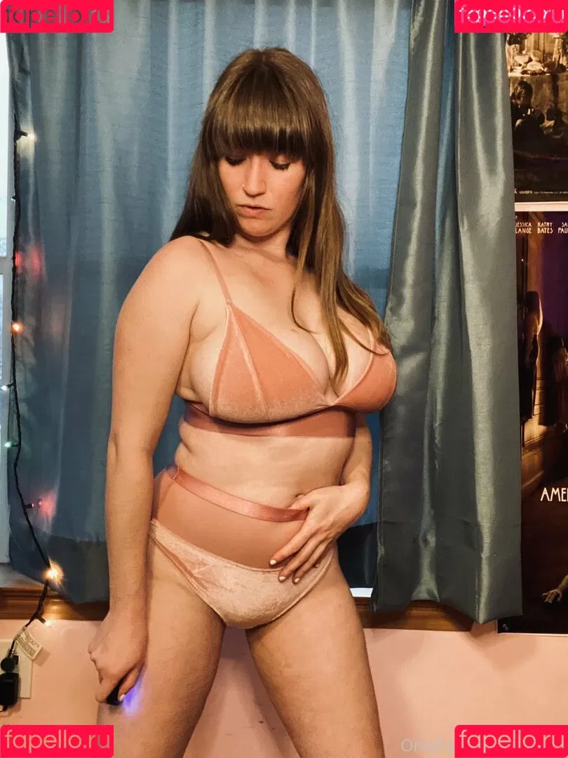 loisplz / lomeinnoodles19 Onlyfans Photo Gallery 