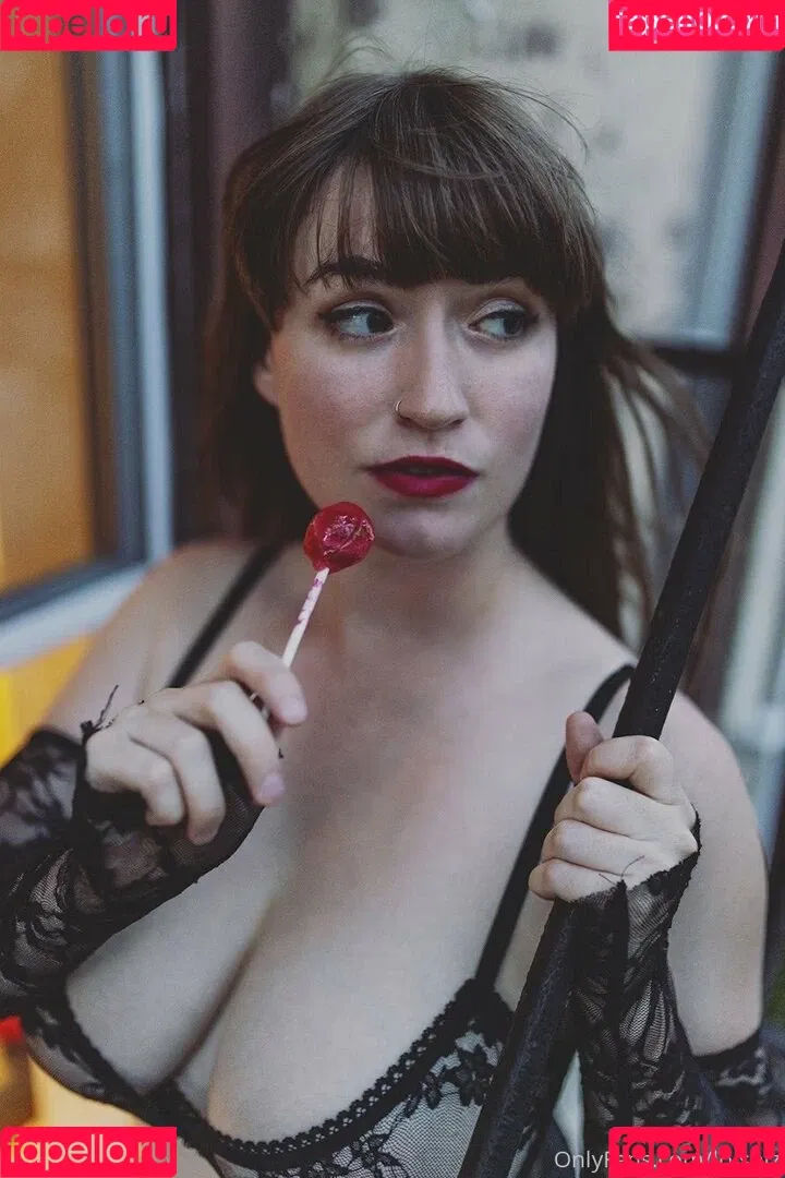 loisplz / lomeinnoodles19 Onlyfans Photo Gallery 
