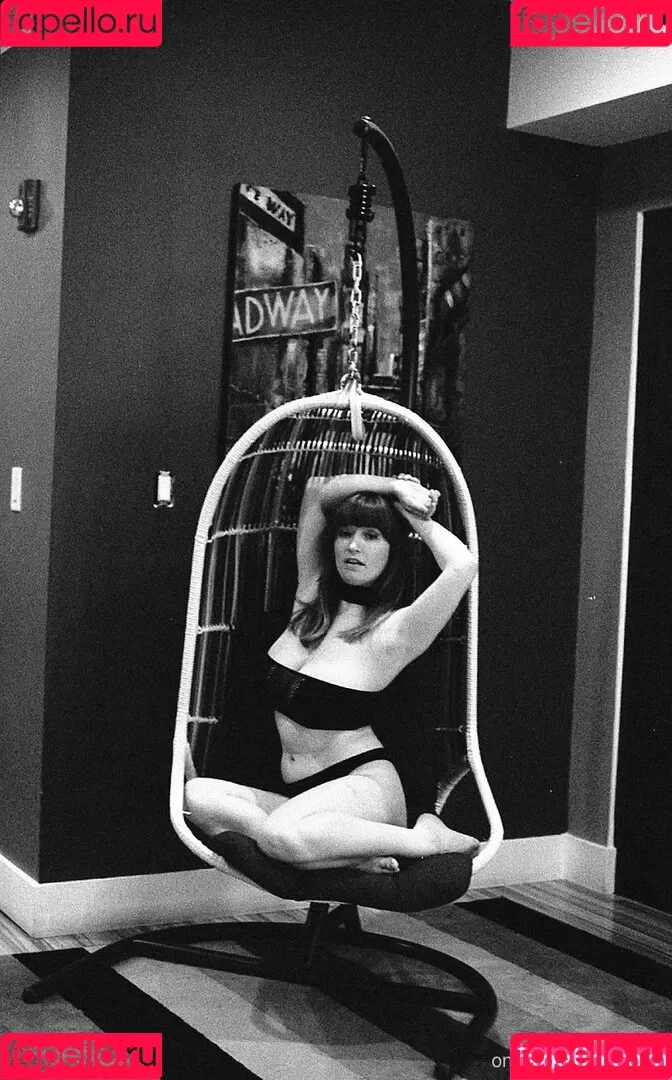 loisplz / lomeinnoodles19 Onlyfans Photo Gallery 