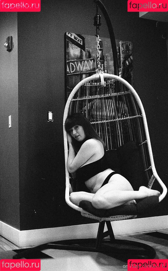 loisplz / lomeinnoodles19 Onlyfans Photo Gallery 