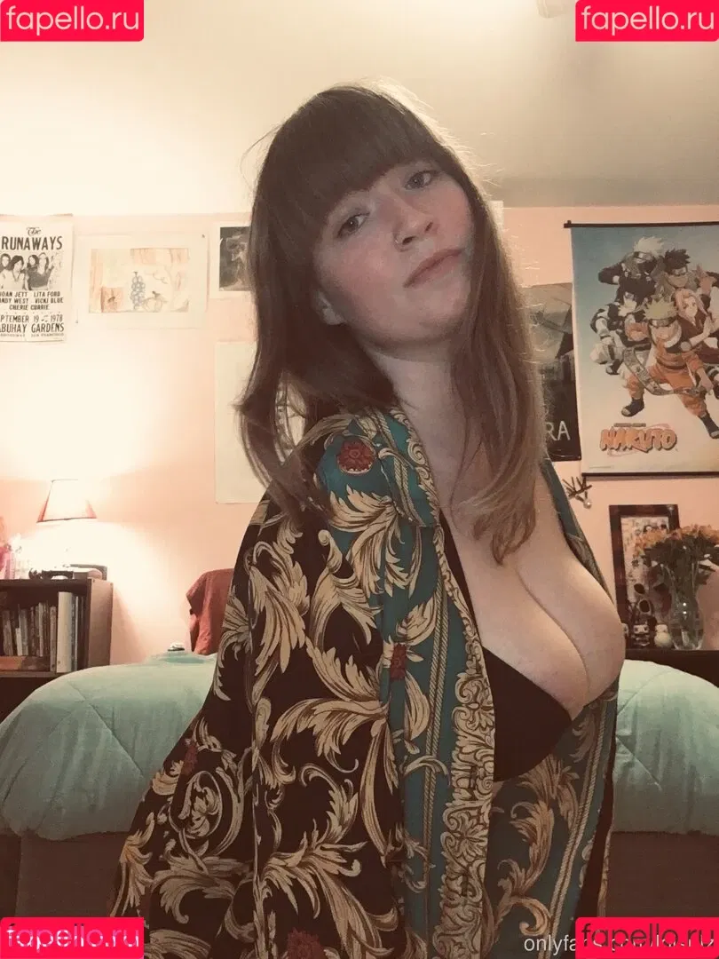loisplz / lomeinnoodles19 Onlyfans Photo Gallery 