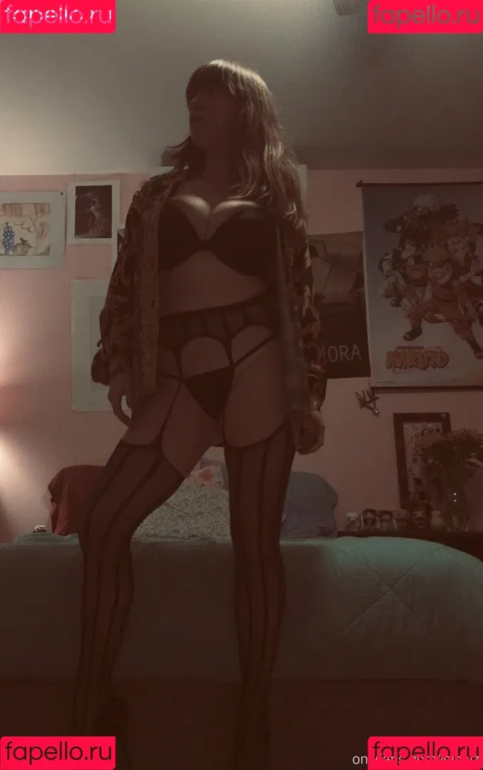 loisplz / lomeinnoodles19 Onlyfans Photo Gallery 