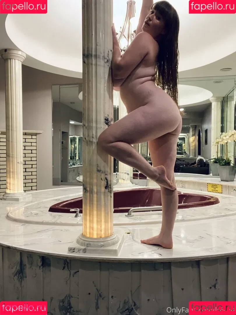 loisplz / lomeinnoodles19 Onlyfans Photo Gallery 